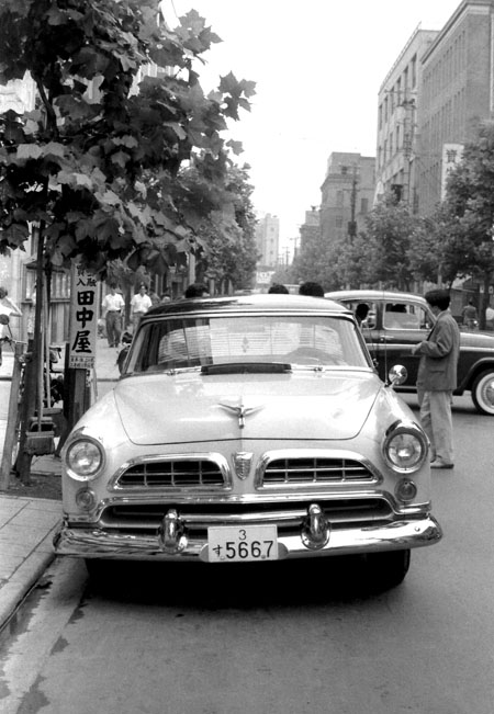 55-2b (32-20)b 1955 Chrysler Windsor Deluxe.jpg